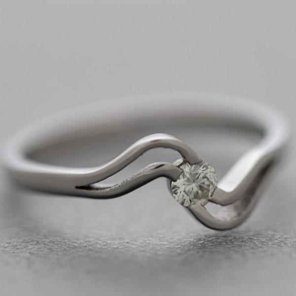 Anillo de compromiso con diamante en oro blanco 14 kilates. Cheap