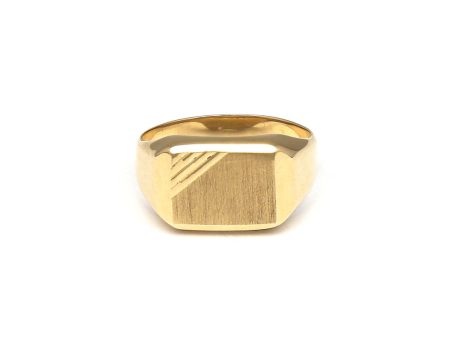 Anillo tipo sello en oro amarillo 14 kilates. Sale