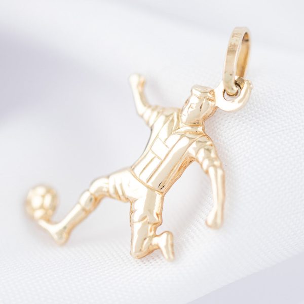 Dije diseño especial motivo jugador de futbol soccer en oro amarillo 14 kilates. Online Hot Sale