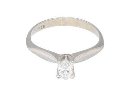 Anillo solitario con diamante en oro blanco 10 kilates. For Cheap