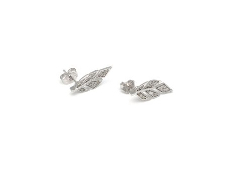 Aretes calados motivo hoja con diamantes en oro blanco 14 kilates. Online Hot Sale