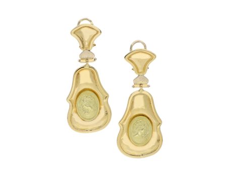 Aretes Articulados con colgantes motivo dama en oro amarillo 18 kilates. on Sale