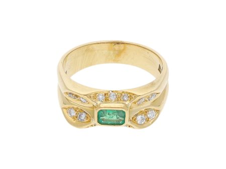 Anillo calado con diamantes y esmeraldas en oro amarillo 18 kilates. For Discount