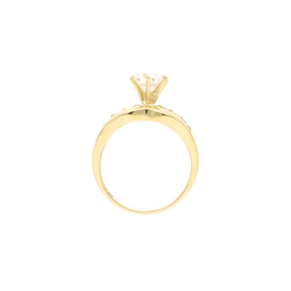 Anillo de compromiso con circonias en oro amarillo 14 kilates. For Discount