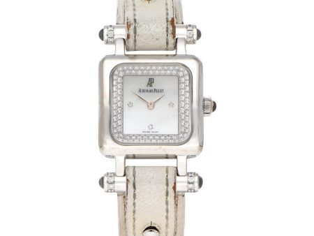 Reloj Audemars Piguet para dama modelo Deva caja en oro blanco de 18 kilates. Fashion